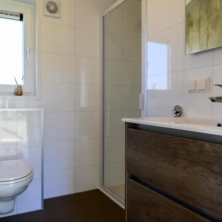 בקתה Charleston 066 Mit Eigener Terrasse Am Wasser