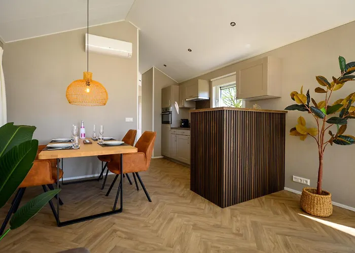 Charleston 066 Mit Eigener Terrasse Am Wasser